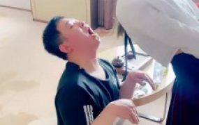 【梦涵】狗链遛狗/高跟黑丝踩/踢裆/掐乳/喂口水/踢踹