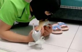 【蜜糖情侣】情侣鞋子舔到舌头出血