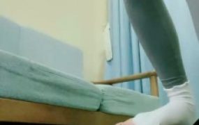 【素人星探】深喉必购-揪耳朵耳光骑马踩踏