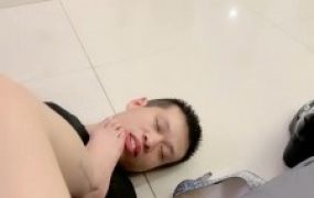 【沐阳大小姐】镜前羞辱-长靴S骑马/闻舔白袜裸足