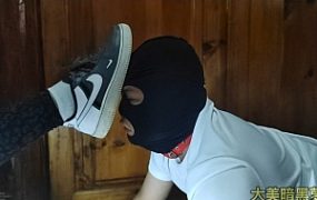 【大美】8分钟不间断语言羞辱强迫喂食圈养狗