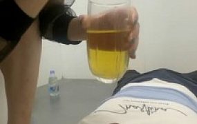 【漫漫】高跟肉丝美腿辱家奴