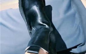 【绝美兔女王】跪舔裸足/转胯骑马/高跟踩踏