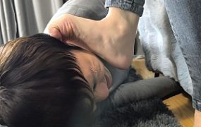 【女神学院·稚主KK】玉足捏捏乐