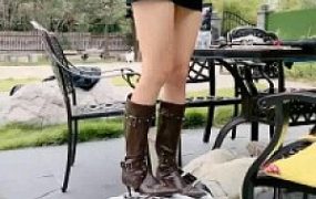 【沅芷大人】高跟皮靴踩虐脚垫/电击棍威胁就范