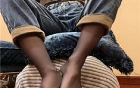 【苏晴】原味黑丝jio捂脸踩踏