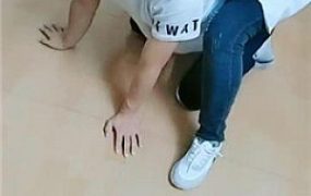 【广东迪迪】素人女王-跑鞋踩踏/耳光/骑马