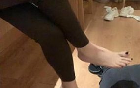 【小麦】灌圣水/掐乳舔裸足/人肉座椅