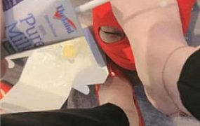 【安安】舔臭脚/红高跟踩踏喂食