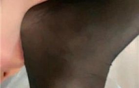 【千条姐】小白鞋黑丝全体重踩踏