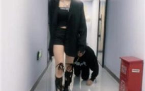 【智恩】西装高马尾学姐室外tj奴