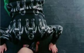 【靴嘉倪】暴力惩罚偷鞋奴