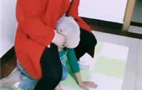 【广东迪迪】母畜-小白鞋白袜踩狗/转胯狗爬【双视角版】