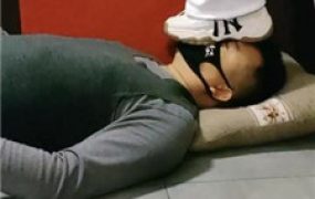 【郡主大人】运动鞋全体重踩踏/棉袜塞嘴【双视角版】