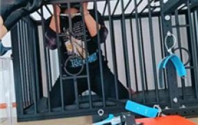 【媚娘】漏斗灌圣水/长靴踩踏/狗笼枷锁囚禁