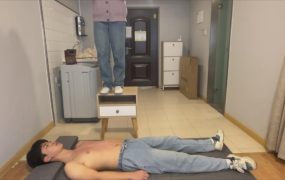 【00后小彤】AJ全体重踩踏，清理鞋底