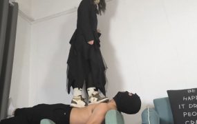 【女神学院·诗琪】暴虐人形桥