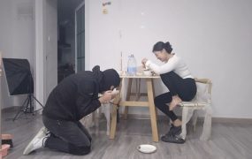 尤尤子和家奴共进晚餐