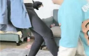 【悦兮】短靴重度踢裆/掐乳/抽耳光