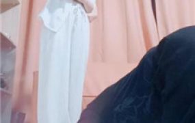 【依然】运动鞋全体重踩狗