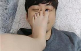 【诗琪】原味裸足捂脸恋足舔