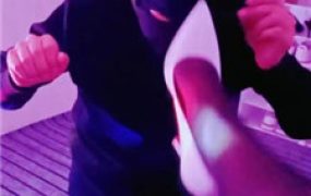 【bibi团】丝袜高跟恋足狂舔踩虐