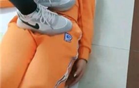 【广东迪迪】运动鞋白袜玩虐母畜【双视角版】