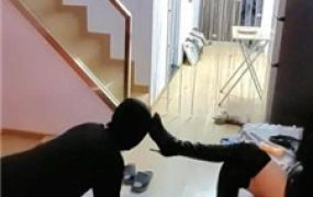 【黑玫瑰】贱奴跪舔长靴/转胯爬行