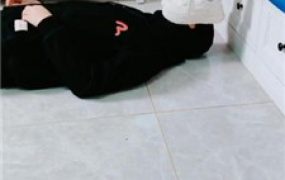 【萌宝儿】小白鞋白袜全体重踩踏/骑马