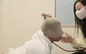 【安静大大】骑马爬行/虐乳/袜子塞嘴/舔脏鞋底/踩踏