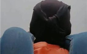 【魅儿】强迫素人狗舔脚-开发喝圣水