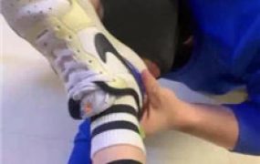 【精神小妹】5S群调暴力踩跺/骑马钻胯/舔鞋底脚【双视角版】