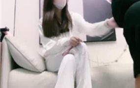 【小软】白袜全体重踩踏