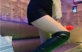 【陈甜女帝】KTV-狗舌头涂鞋油清理脏鞋