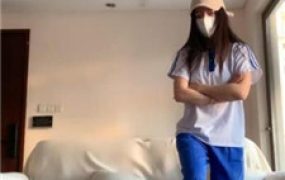 【宝爷】学生服-小白鞋船袜踩虐/掐脖窒息