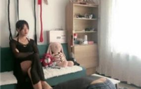 【暴荔姐姐】闻棉袜/踩踏喂食/叼鞋/恋足舔