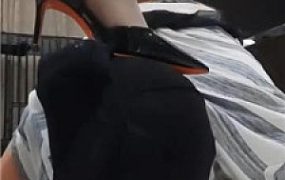 【森田熙子】调闺蜜男友-高跟美腿踩虐+圣水