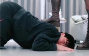 【伊柔】长靴御姐S-踩狗头/原味脚窒息/脚喂食