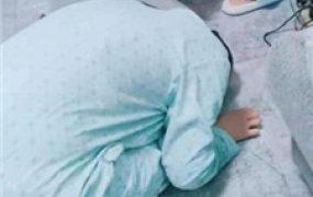 【慕田夫妻】圈养家奴裸足恋足舔