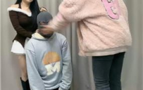 【伊诺】带闺蜜调狗-骑马转胯/踩踏/强制闻鞋/舔白袜脚