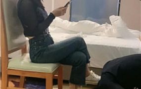 【小雅老师】全体重踩踏/圣水泡面/加料面包喂食