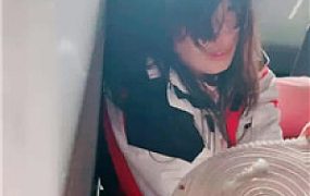 【桃子老师】户外楼梯间-小白鞋白袜虐母畜