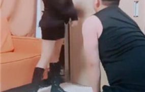 【依然】白袜塞嘴长靴暴力踢踹