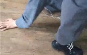 【姜果果】跪舔脏鞋臭袜/吃袜子