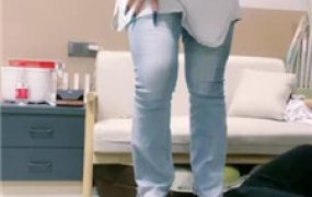 【小羊】鞭打狗链遛狗/骑脖/高跟踩踏/舔脏鞋底裸足