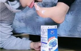 【冰爷】跪舔短靴原味白袜/脚喂酸奶