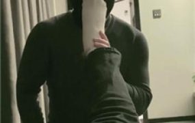 【樊樊】跪舔长靴原味白袜/数据线鞭打