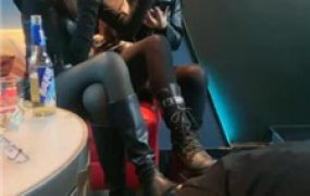 【酒鸽】双主-KTV虐-骑狗背/拽头发强制舔/坐脸窒息