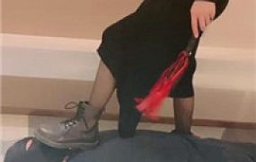 【柔儿公主】高跟黑丝踩踏/喂口水/赏赐圣水