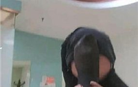 【姗姗】黑丝白船袜插嘴恋足舔